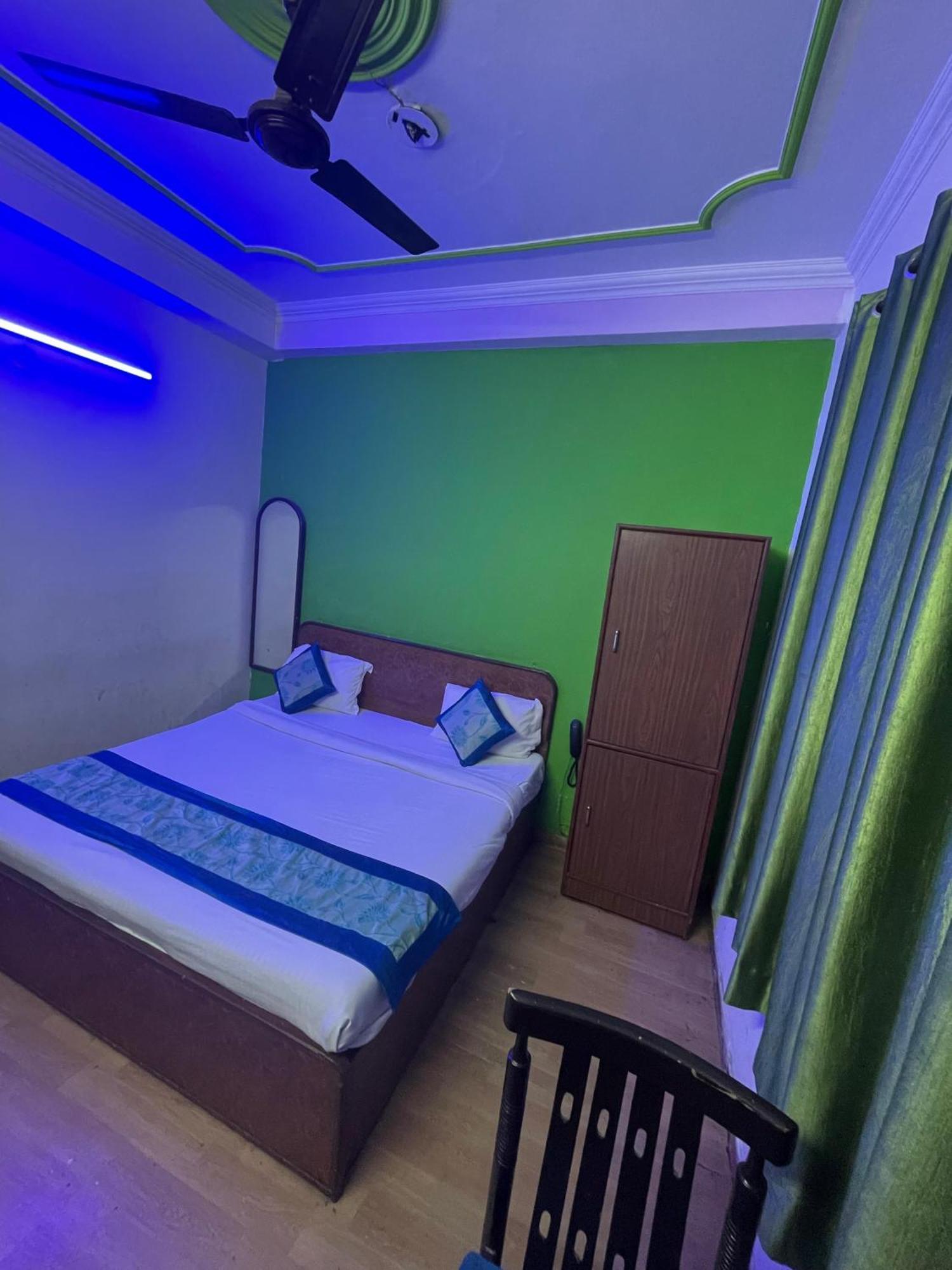 Hotel S R Plaza At Delhi Airport Neu-Delhi Exterior foto