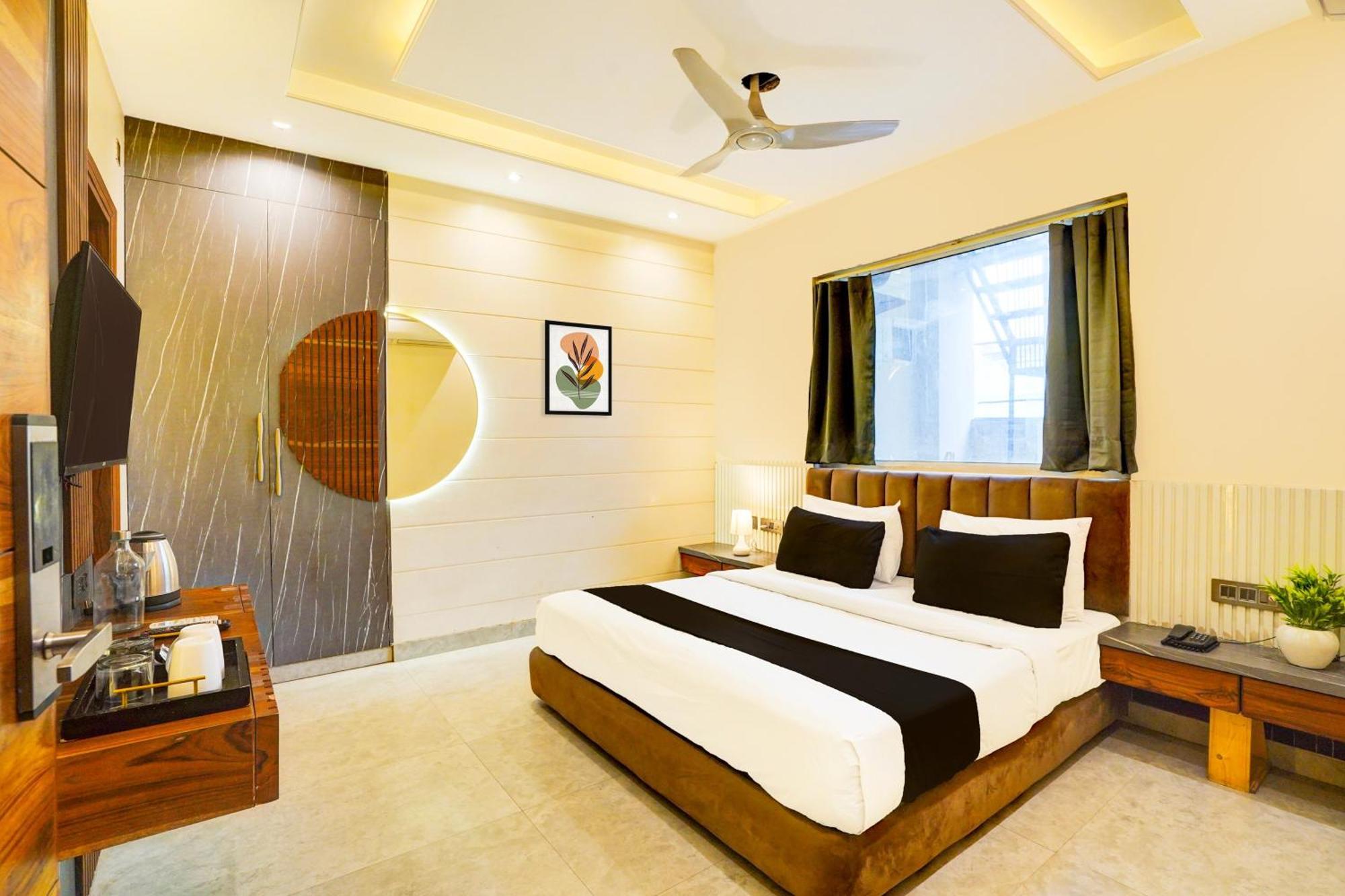 Hotel S R Plaza At Delhi Airport Neu-Delhi Exterior foto